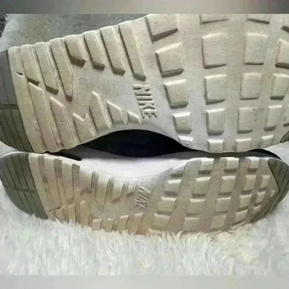 Nike sneakers - Picture 5 of 6